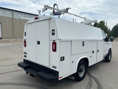 Used 2019 Ford E-350 and Econoline 350 Super Duty w/ Power Windows & Locks Group RWD image 3