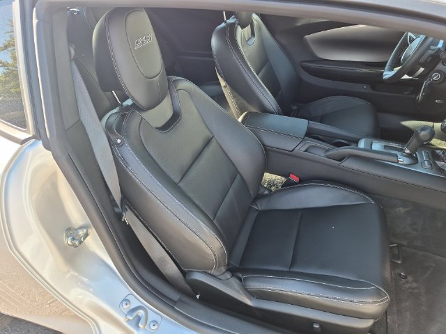 Used 2010 Chevrolet Camaro SS w/ RS Package RWD image 27