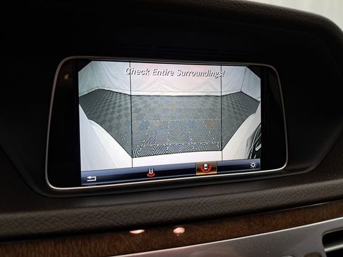 Used 2016 Mercedes-Benz E 350 4MATIC Sedan image 22