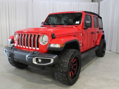 Used 2018 Jeep Wrangler Unlimited Sahara w/ Cold Weather Group AWD/4WD image 34