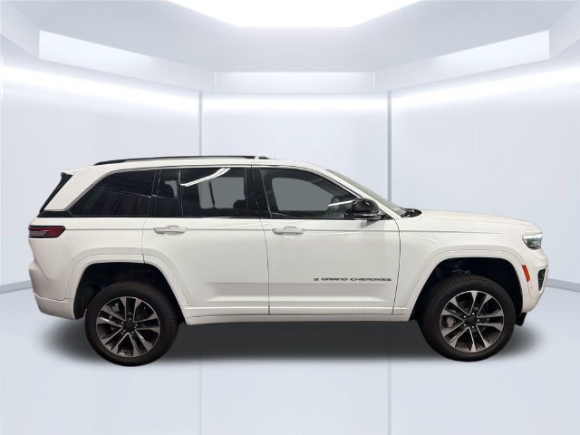 Used 2023 Jeep Grand Cherokee Overland AWD/4WD image 6