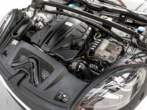 Used 2022 Porsche Macan S AWD/4WD image 44