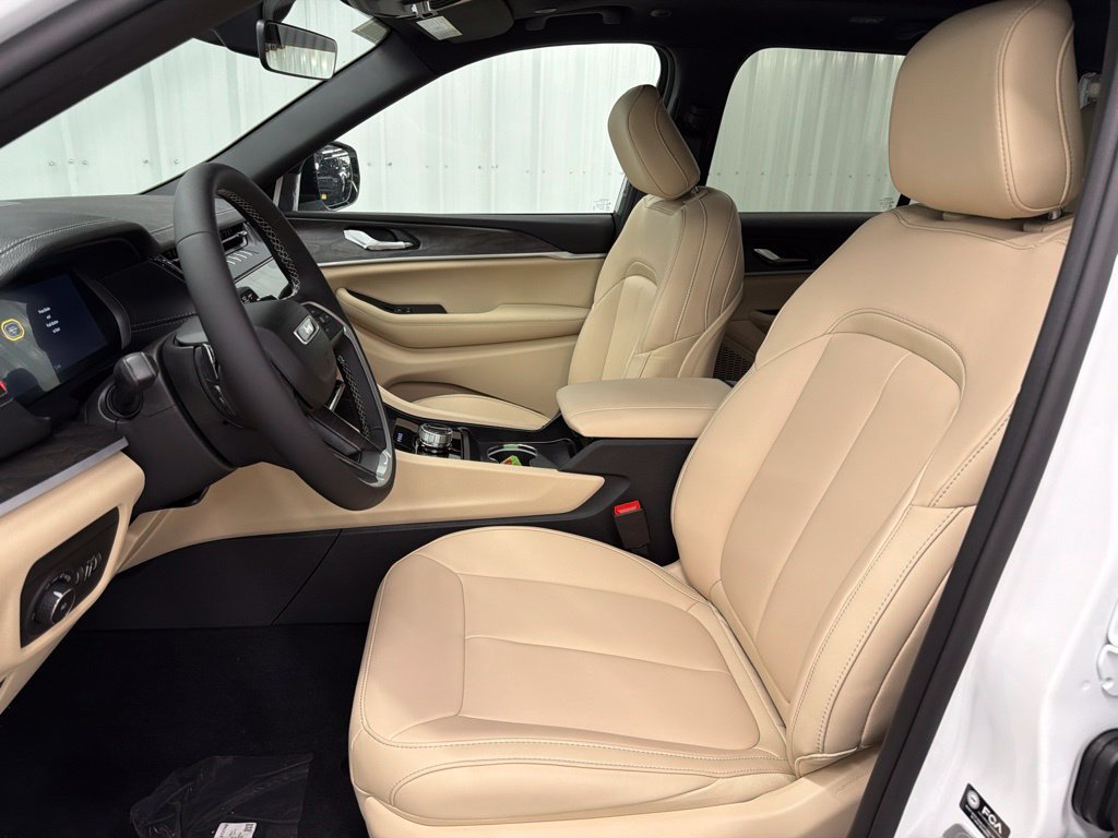 New 2026 Jeep Grand Cherokee Limited w/ Limited Altitude Package RWD image 13