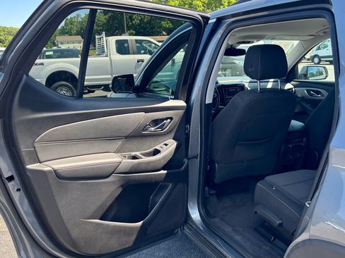 Used 2020 Chevrolet Traverse LT w/ LPO, Cargo Package image 18