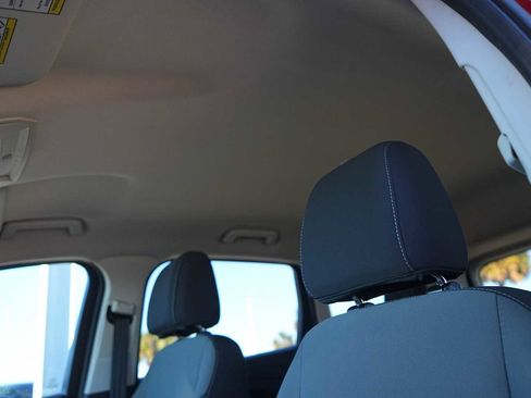 Used 2015 Ford Escape SE image 26