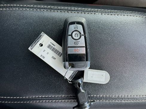 Used 2022 Ford Escape SE w/ Convenience Package FWD image 34
