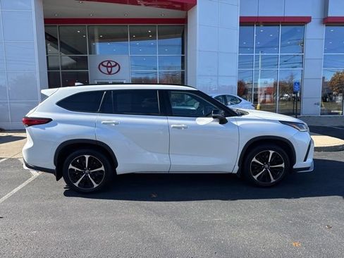Used 2021 Toyota Highlander XSE image 9