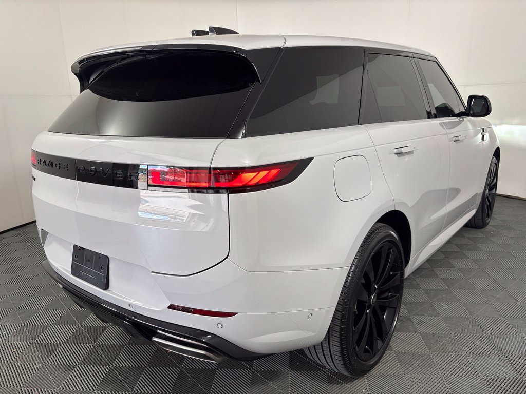 Used 2025 Land Rover Range Rover Sport Dynamic SE AWD/4WD image 5