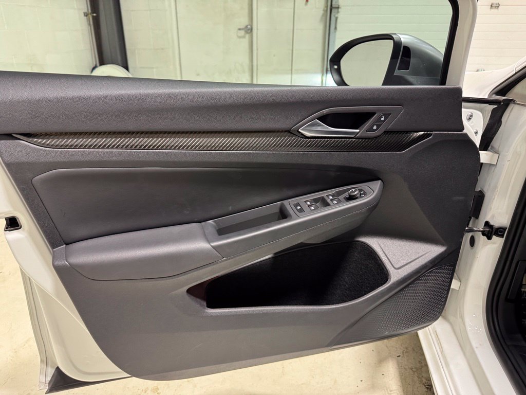 Used 2024 Volkswagen Golf R AWD/4WD image 11