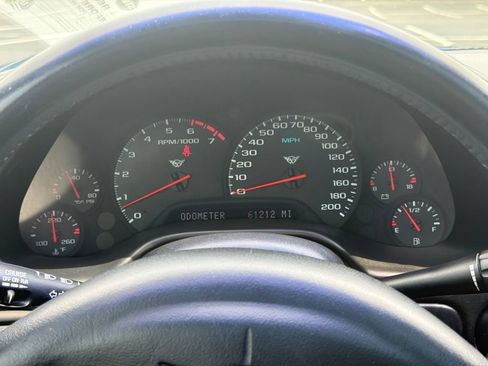 Used 2002 Chevrolet Corvette Coupe w/ Preferred Equipment Group2 RWD image 17