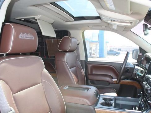 Used 2016 Chevrolet Silverado 1500 High Country image 16