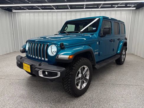 Used 2020 Jeep Wrangler Unlimited Sahara AWD/4WD image 2