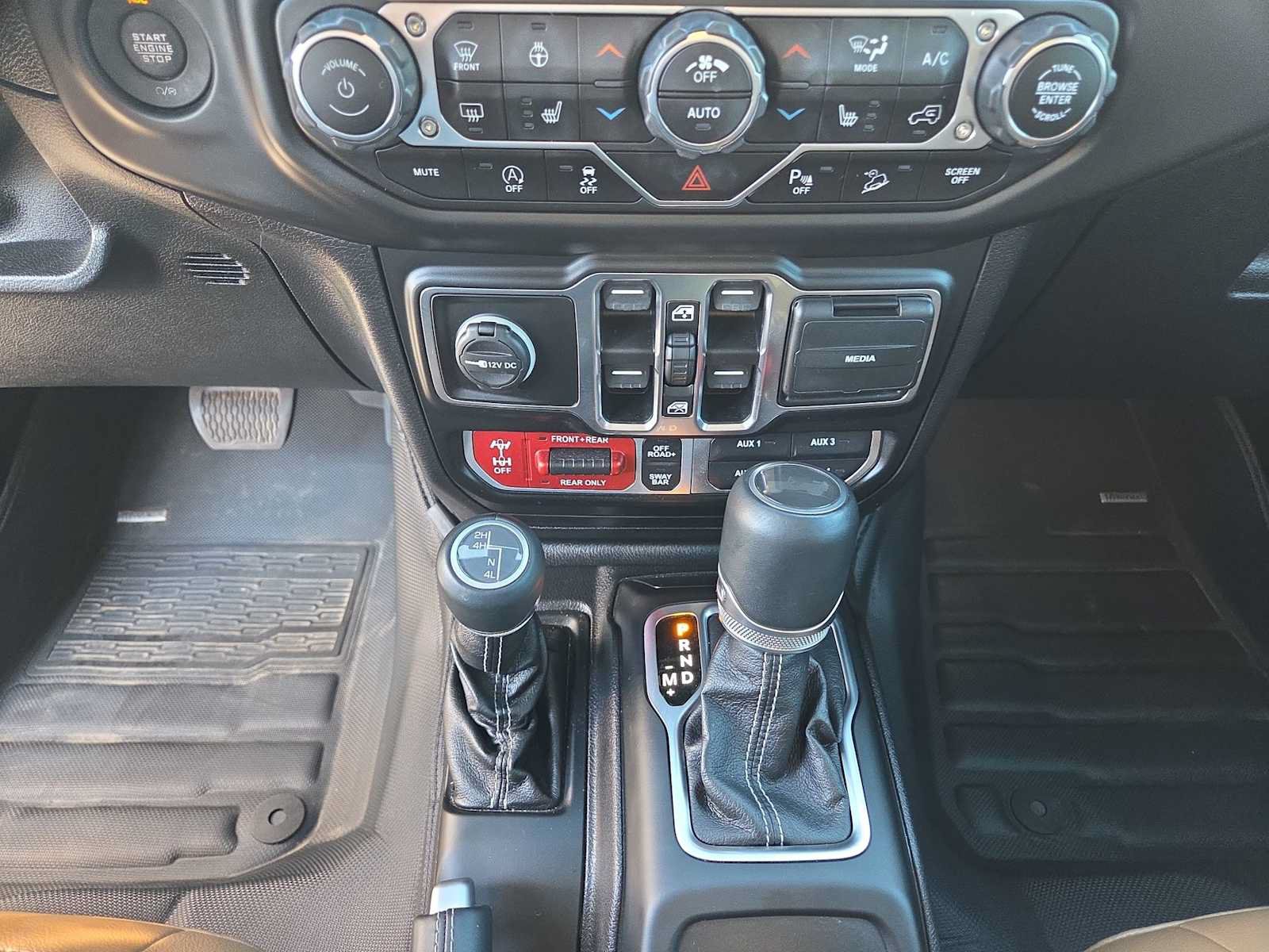 Used 2021 Jeep Wrangler Unlimited Rubicon w/ Uconnect 4C Nav & Sound Group AWD/4WD image 25