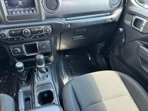 Used 2022 Jeep Wrangler Unlimited Sport AWD/4WD image 17