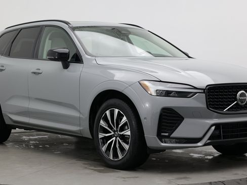 Used 2024 Volvo XC60 B5 Plus AWD/4WD image 3