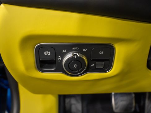 Used 2023 Aston Martin DBS Superleggera Volante RWD image 55