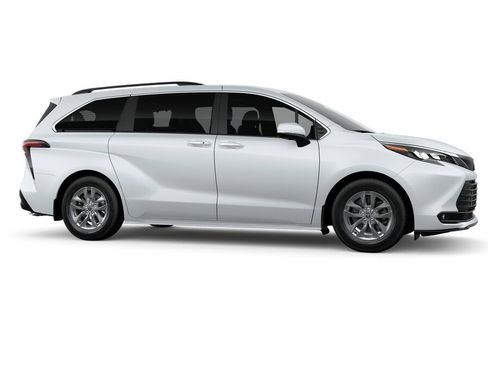 New 2026 Toyota Sienna XLE image 13