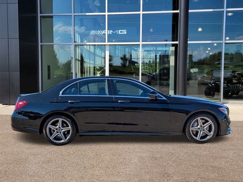 Certified 2019 Mercedes-Benz E 300 4MATIC image 4