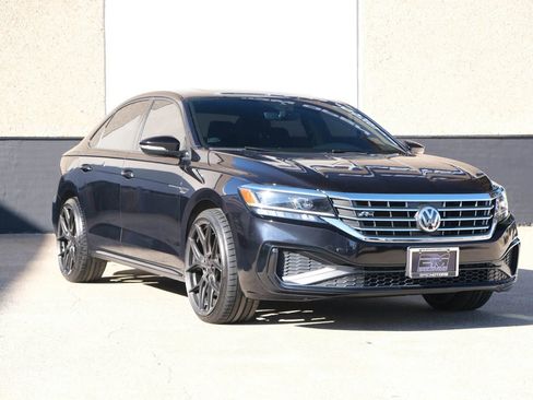 Used 2022 Volkswagen Passat 2.0T R-Line image 5