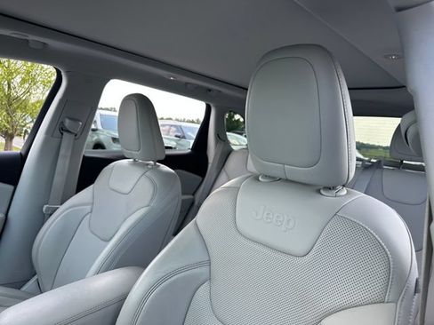 Used 2019 Jeep Cherokee Limited AWD/4WD image 14