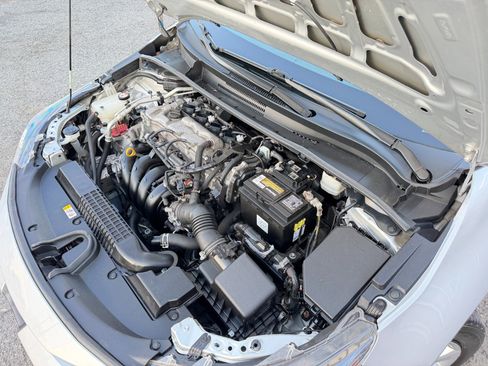 Used 2021 Toyota Corolla LE image 64