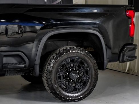 Used 2022 Chevrolet Silverado 2500 LTZ w/ LTZ Plus Package image 13