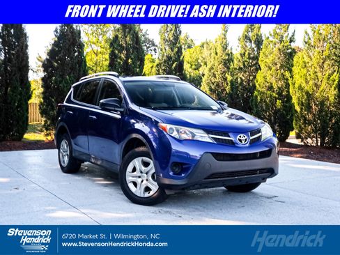 Used 2015 Toyota RAV4 LE FWD image 1