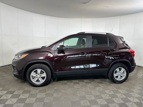 Used 2022 Chevrolet Trax LT w/ LT Convenience Package AWD/4WD image 6