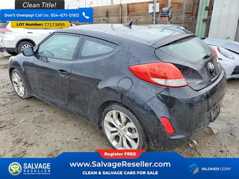 Used 2012 Hyundai Veloster w/ Style Pkg image 3