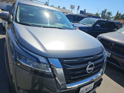 Used 2022 Nissan Pathfinder Platinum w/ Cargo Package image 2