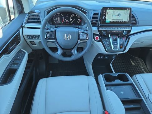 New 2026 Honda Odyssey Touring image 9