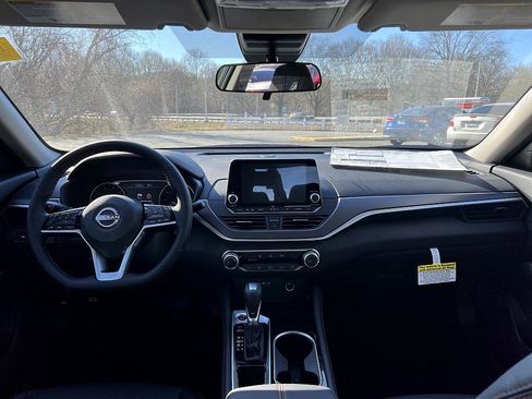 New 2025 Nissan Altima 2.5 SR image 19