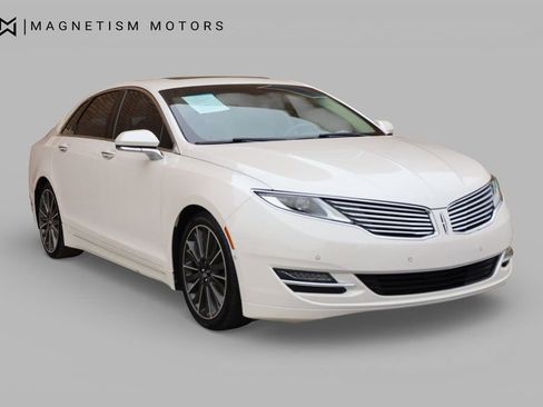Used 2014 Lincoln MKZ w/ Equipment Group 102A Reserve image 4