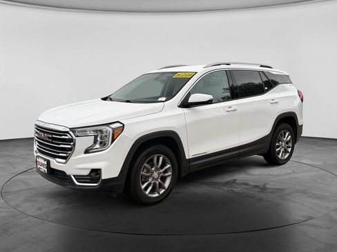 Used 2024 GMC Terrain SLT AWD/4WD image 4