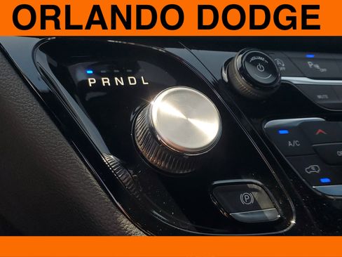 New 2026 Chrysler Pacifica Select image 18