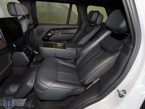 Used 2023 Land Rover Range Rover SV AWD/4WD image 17