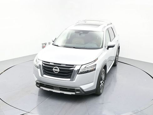 Used 2024 Nissan Pathfinder Platinum w/ Cargo Package AWD/4WD image 19