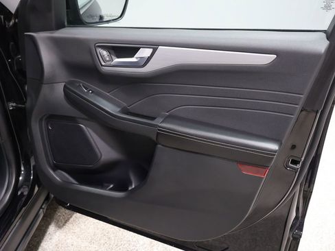 Used 2023 Ford Escape Platinum image 25