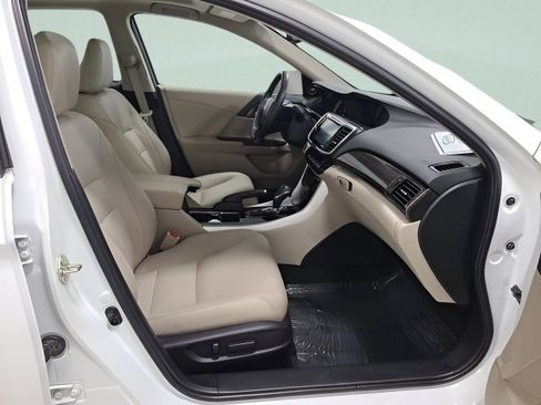 Used 2016 Honda Accord EX-L image 12