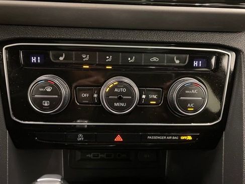 Used 2020 Volkswagen Atlas Cross Sport SEL image 24