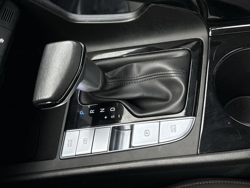 Certified 2025 Hyundai Elantra SEL FWD image 22