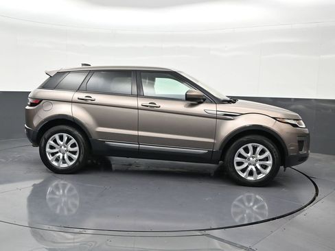 Used 2017 Land Rover Range Rover Evoque SE AWD/4WD image 6