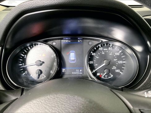 Used 2018 Nissan Rogue S image 20