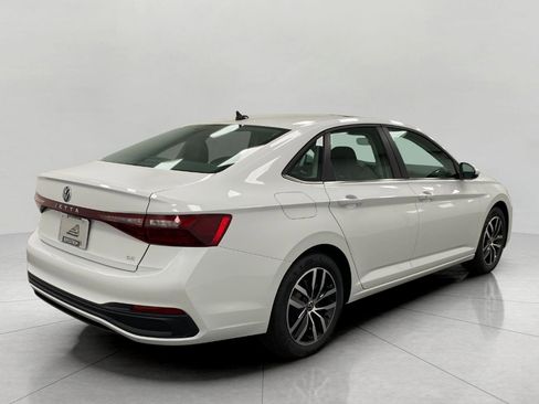 New 2025 Volkswagen Jetta SE image 3