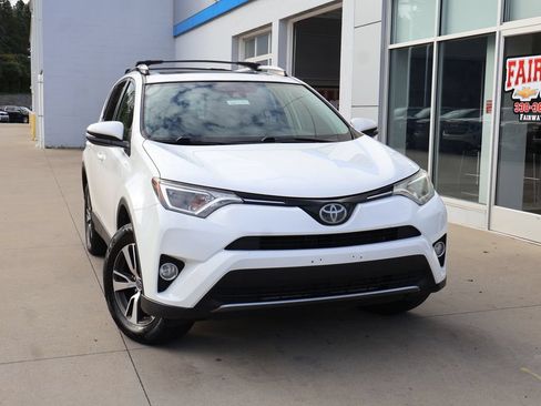 Used 2017 Toyota RAV4 XLE w/ Plus Special Value Package AWD/4WD image 36
