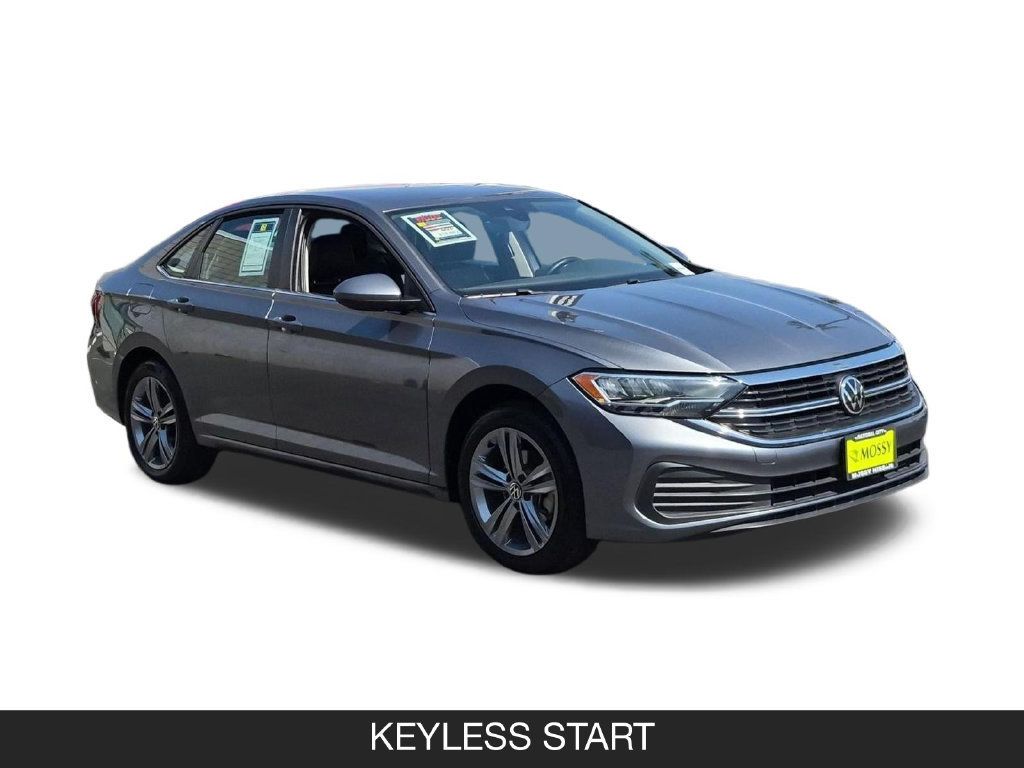 Used 2024 Volkswagen Jetta SE FWD image 2