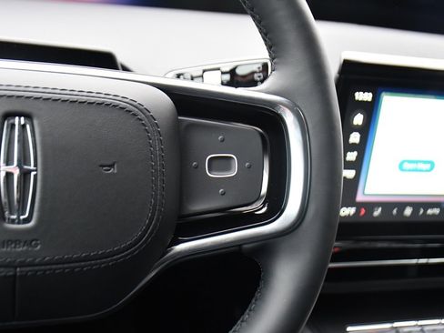 Used 2026 Lincoln Nautilus Premier w/ Jet Appearance Package image 35