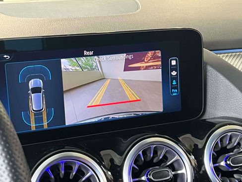 Used 2025 Mercedes-Benz GLA 250 4MATIC image 24