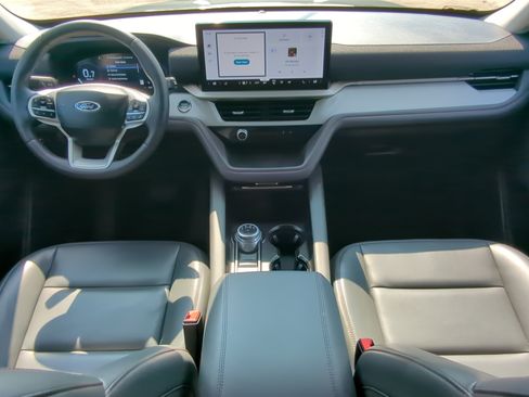 Certified 2025 Ford Explorer Active w/ Active Comfort Package RWD image 13