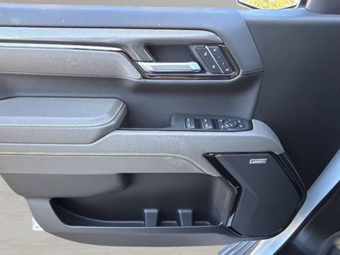 Used 2025 Chevrolet Silverado 1500 ZR2 w/ Technology Package image 14